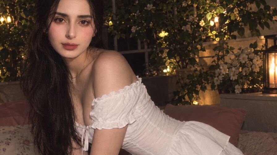 Watch ZaylaAmin live on freshseotools.com