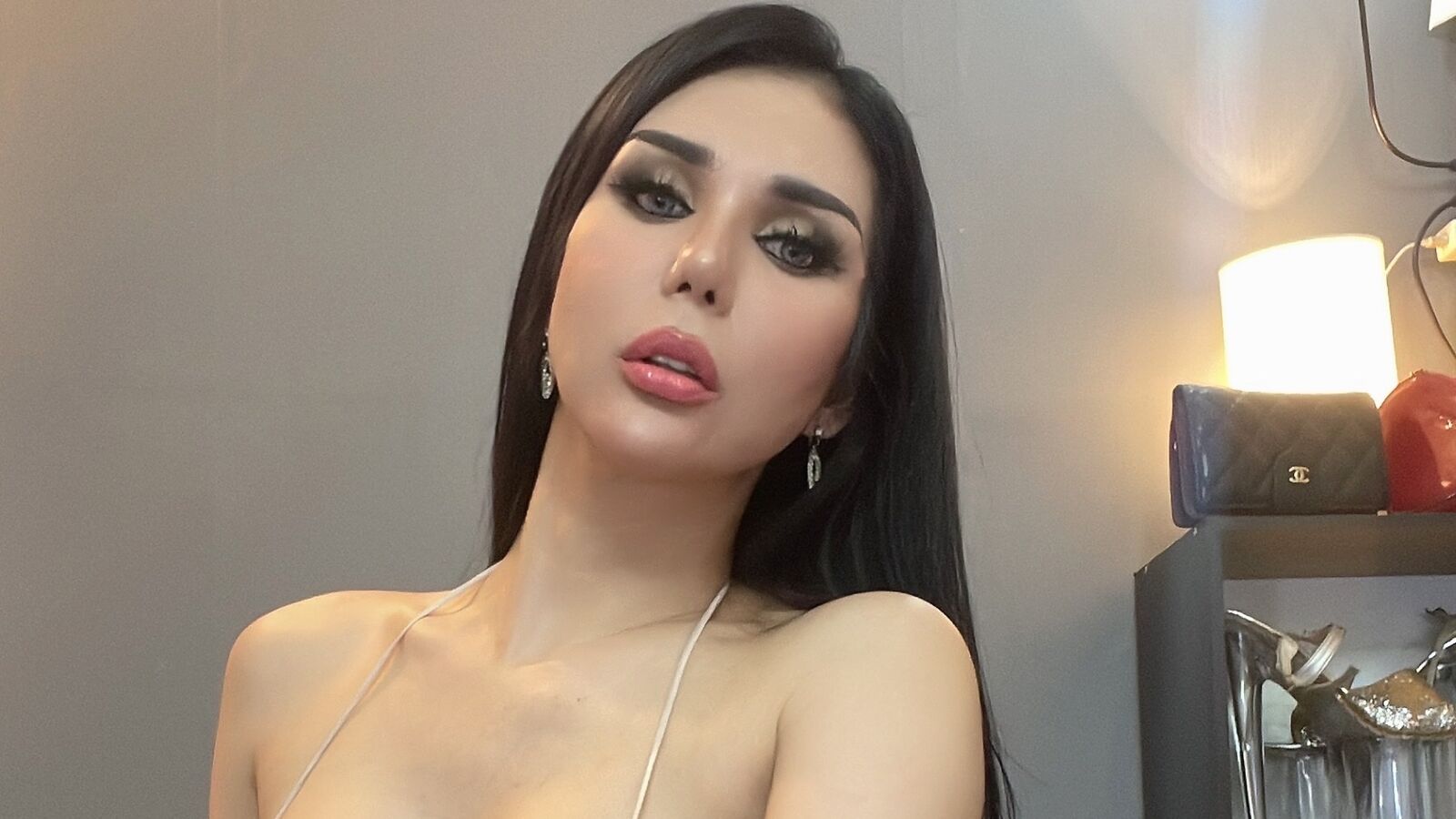 MariePosa erotic portrait