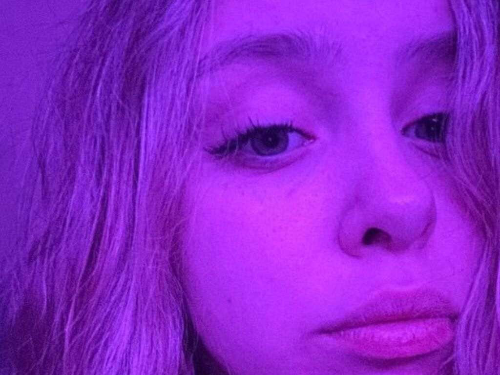 LizzetteStanway – webcam model profile photo