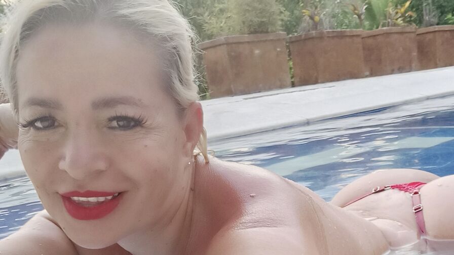Watch JadeKoleman live on Ultra Erotica