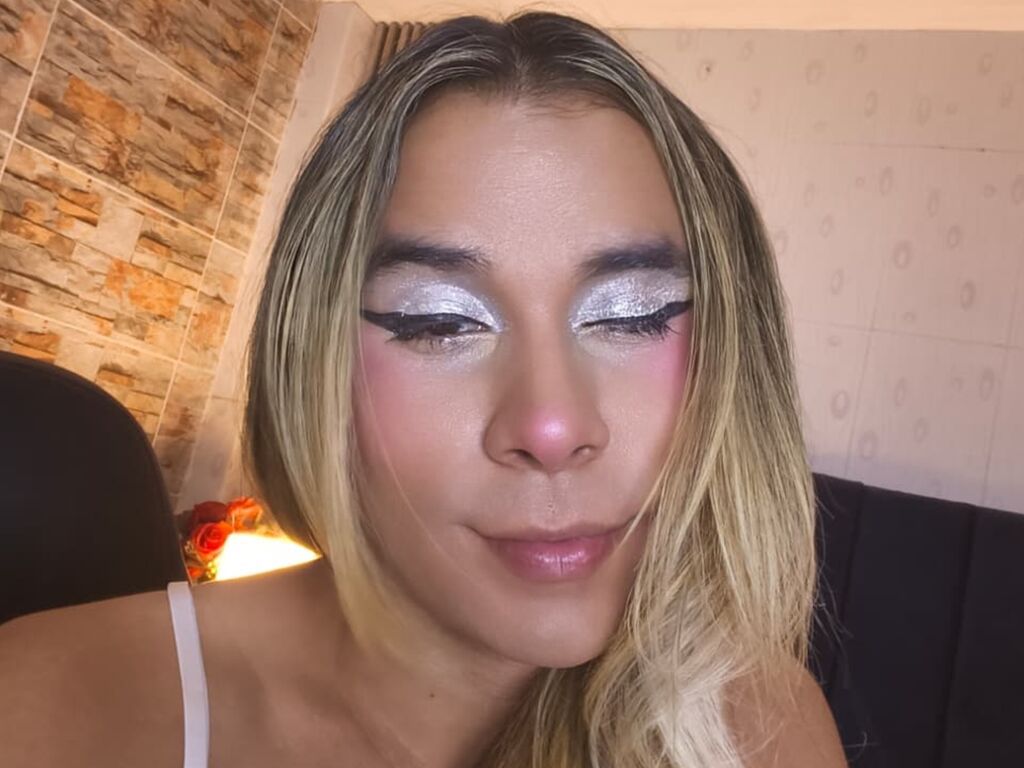 LeonBoom trans video chat image