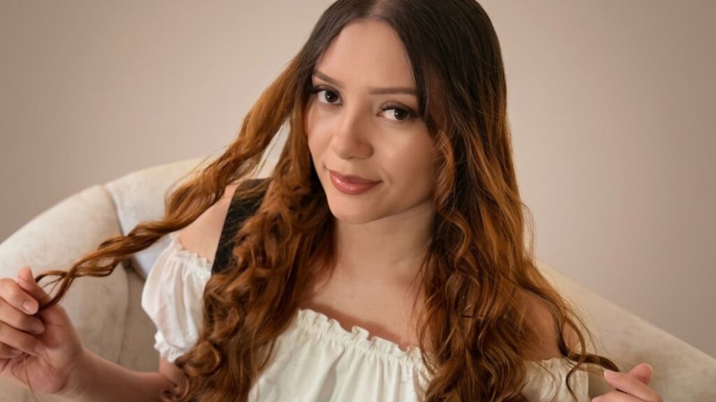 Watch SaraDrew from LiveJasmin on GirlsOfJasmin