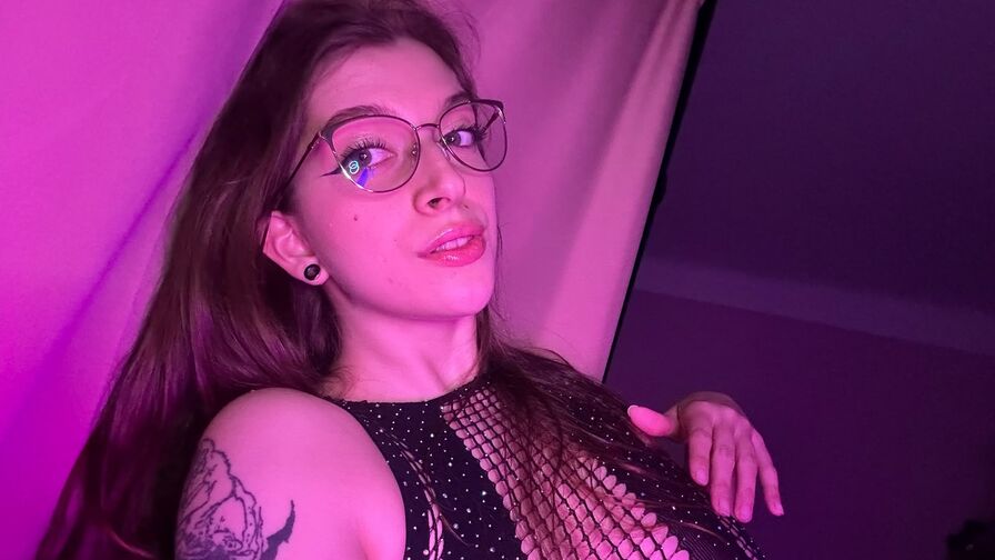 Engage with SloaneKenz Live