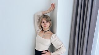 Free Nude AliceDavies