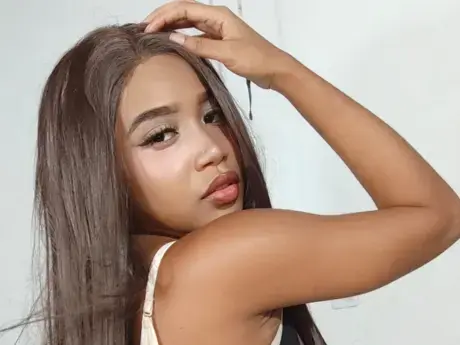 Chat with EleanorBrooks