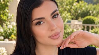 AndreaMilar live cam girl profile