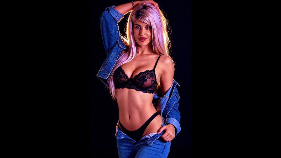 Live HD Nude Chat with SalmaRoze