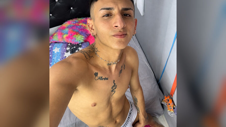 Watch Zaccboy live on Ultra Erotica