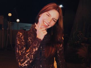 KiraRomeron is a sweet girl on cam