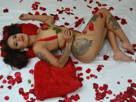 Chat with ScarlletRoja