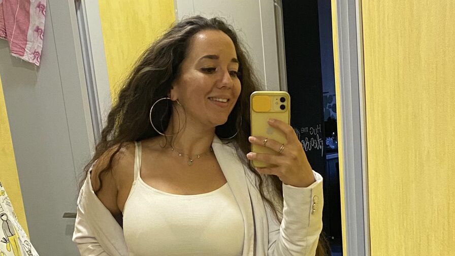 Watch YuliaVelvet live on Cam Plug