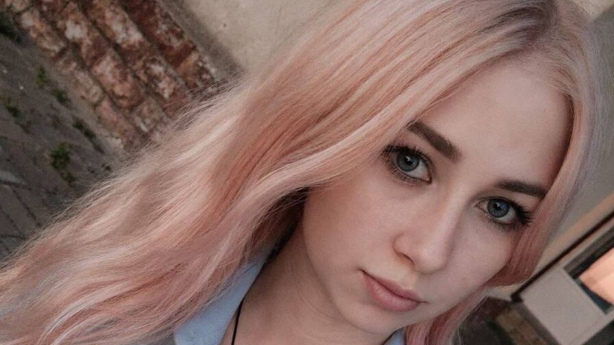 Watch IsabelManha live on Amateur Blogger🎉