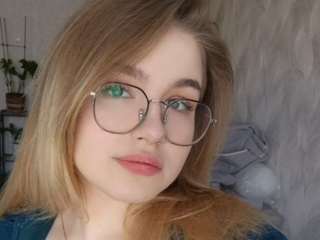 SophieVietto – webcam model profile photo