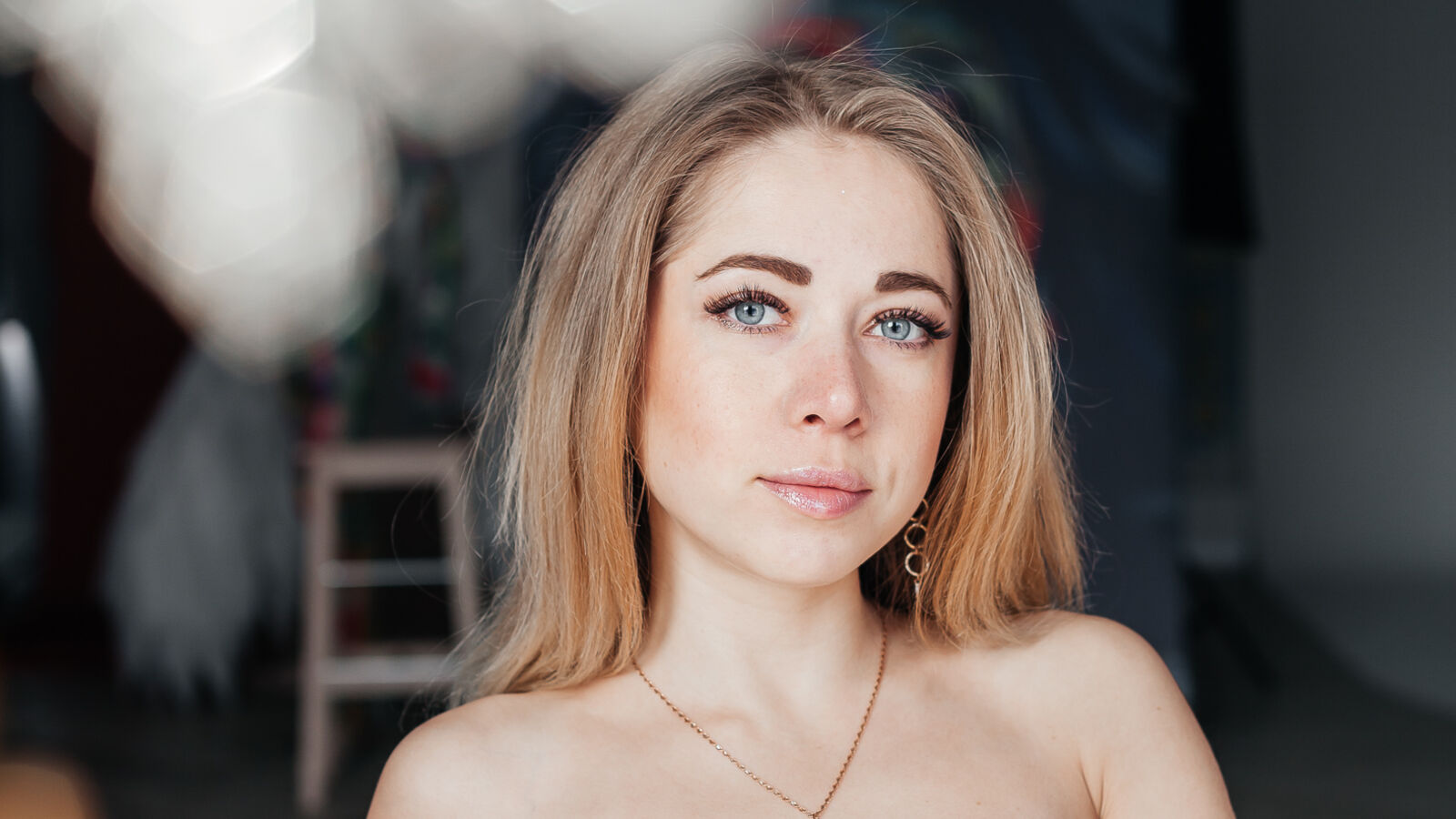 AuroraCrave erotic portrait