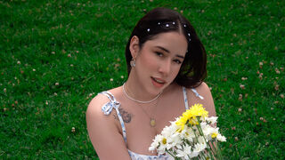 IsabellaYork similar cam performer photo