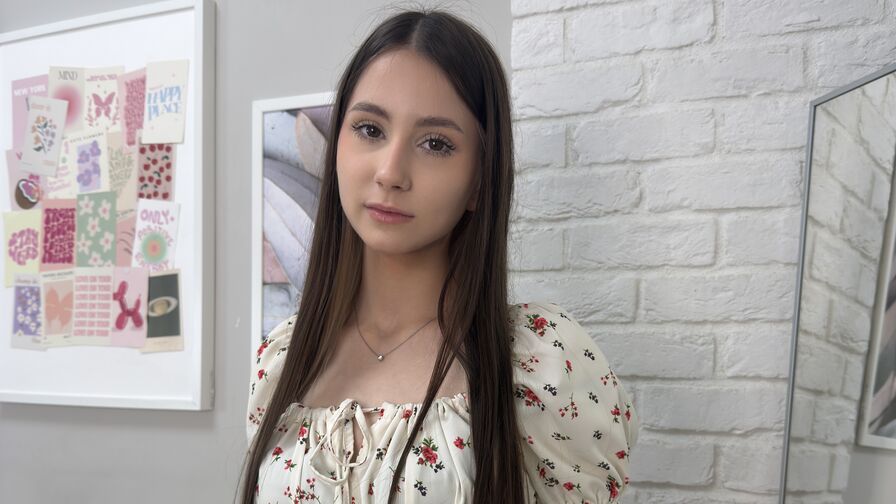 Watch NellyCrystal live on The Hot Webcams
