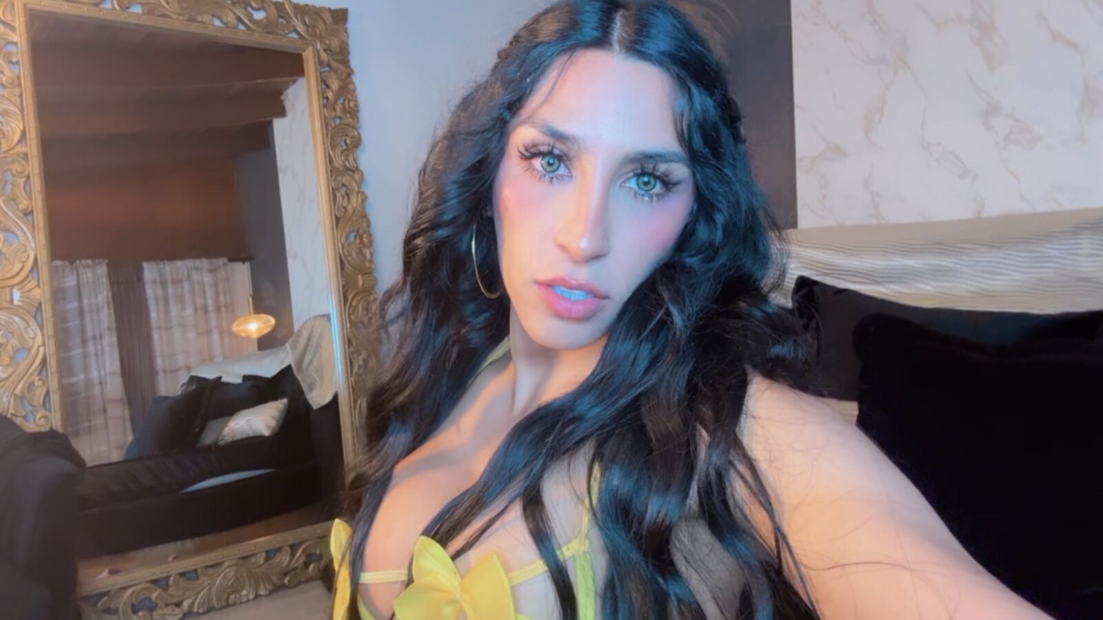ReginaFereiraa erotic portrait