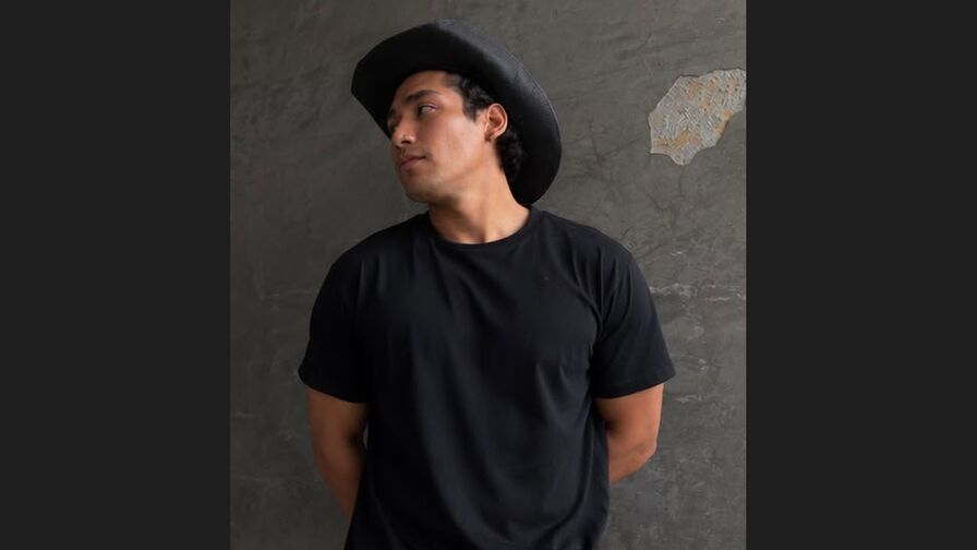 Watch RyanTakeda live on Ultra Erotica