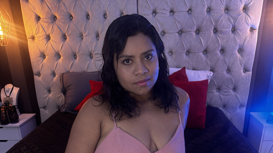 Live HD Nude Chat with RoseaAmbar