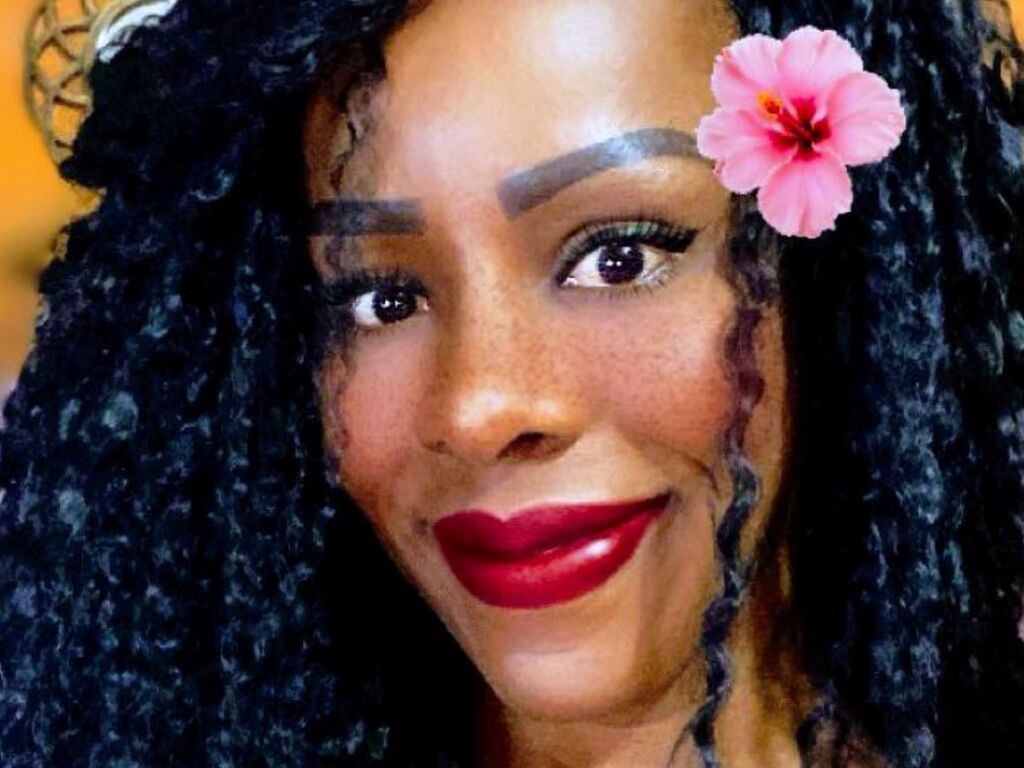 DayraHupson Profile Image