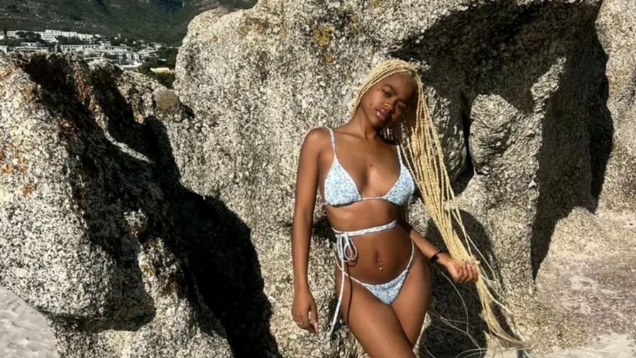 Watch BellzRosee live on DMS List