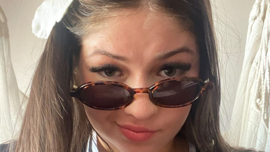 Engage with MiaCelezte Live