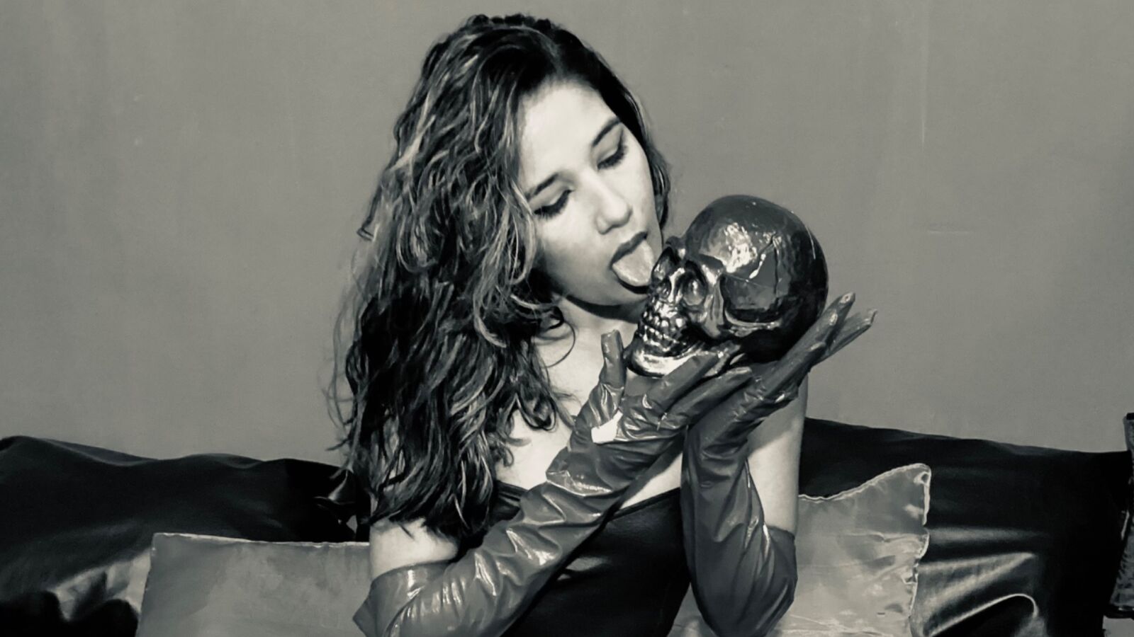 SofiMaxwe erotic portrait