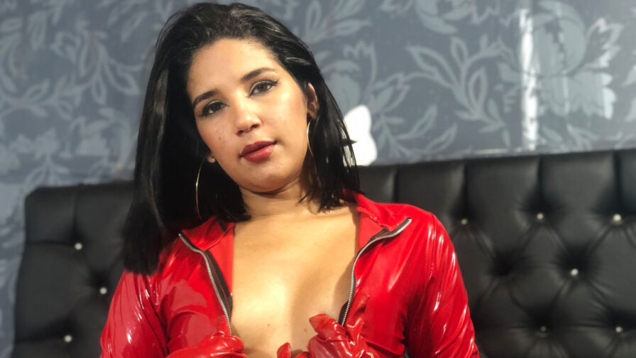 Watch SofiMaxwe live on Ultra Erotica