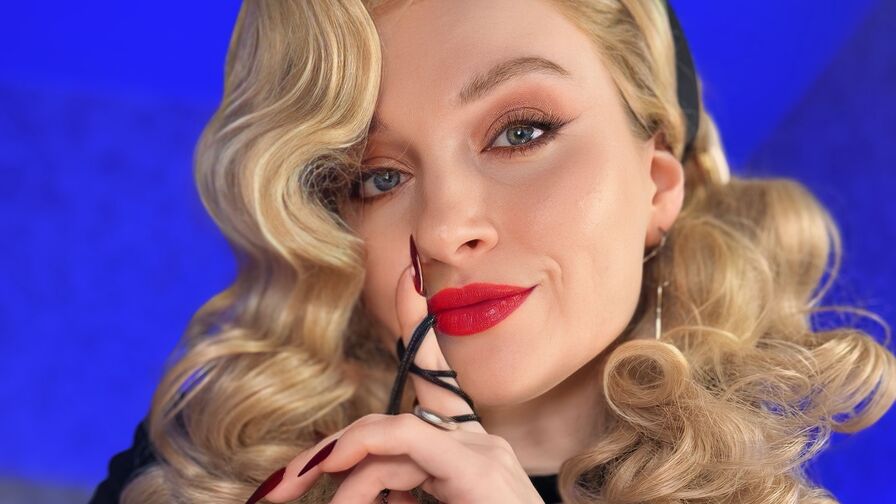 Watch VerdgyMills live on Amateur Porn