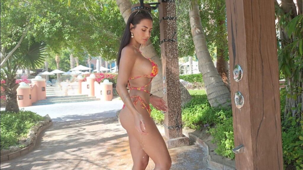 Statistics of ReynaQueen cam girl at GirlsOfJasmin