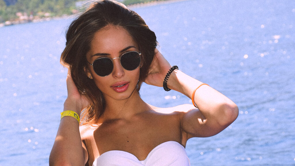  online at GirlsOfJasmin