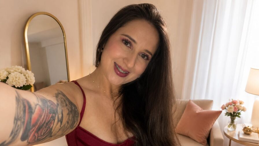 Watch EveelynRosee live on Thewebcamzone