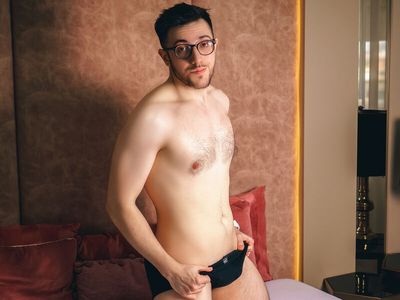 Live Adult Cams LukeAdams