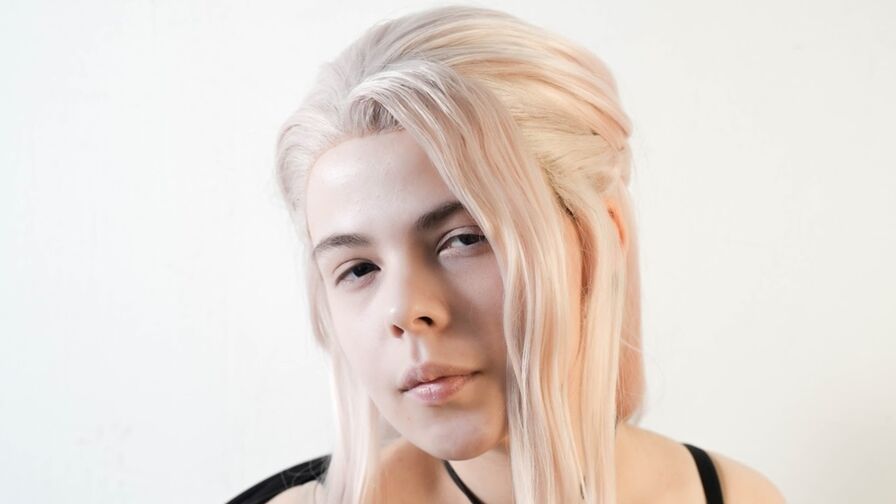 Live HD Nude Chat with EvaLaren