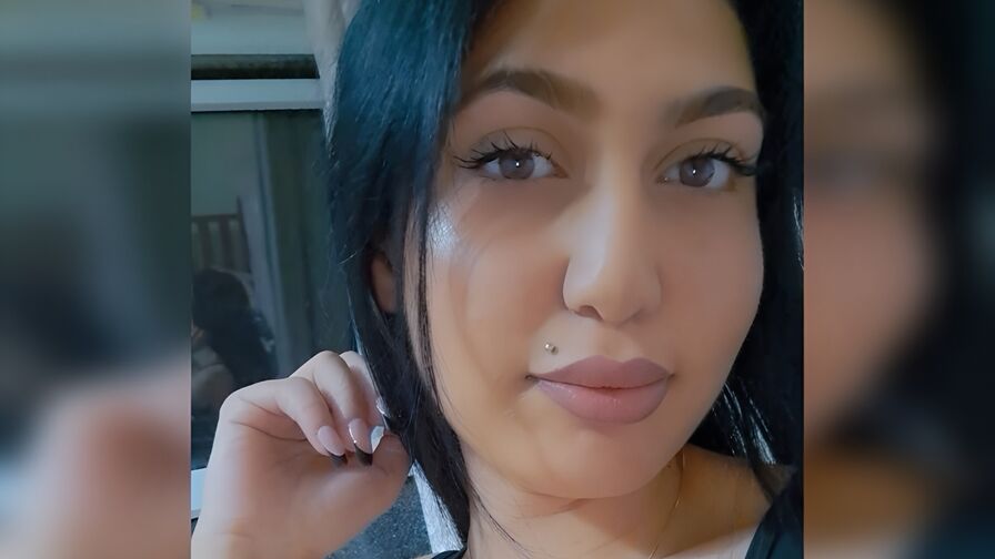 Engage with LoliahLeah Live
