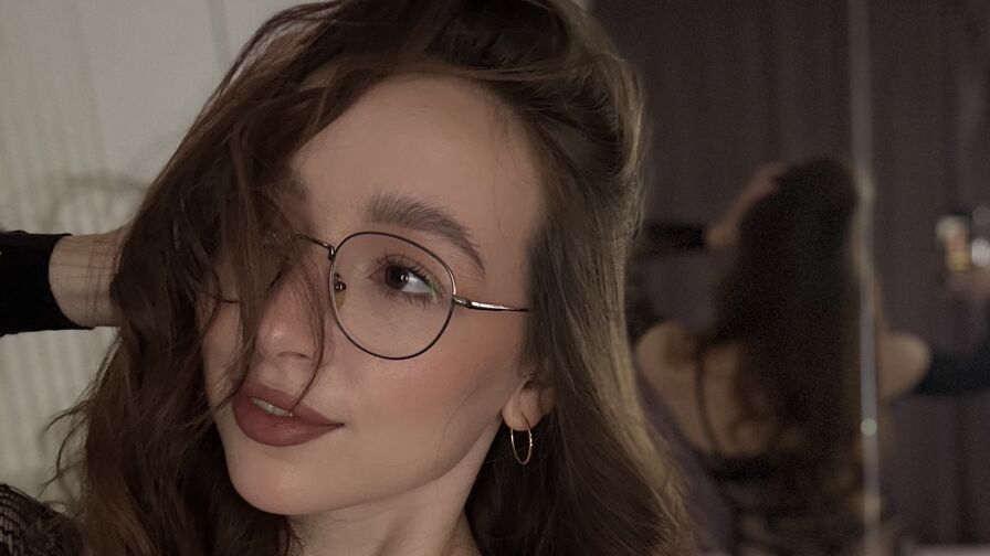 Watch EmilySimon live on Free Erotic Fantasy