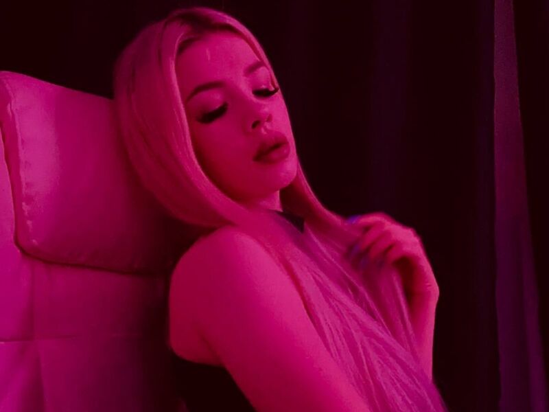 Non-Explicit Image