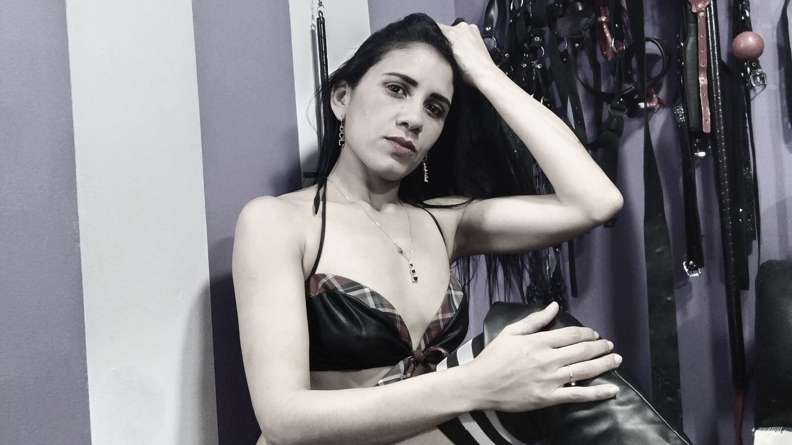 IsabellaLuthor glamour portrait