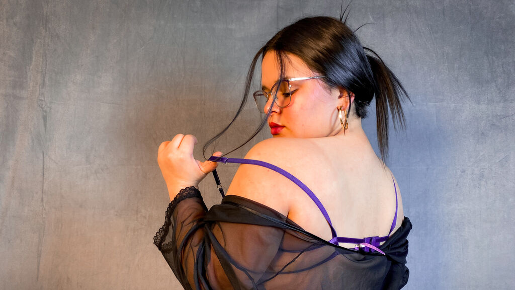 LornaTomson live cam model at LiveJasmin