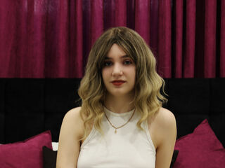 webcam model MilenaMoriss