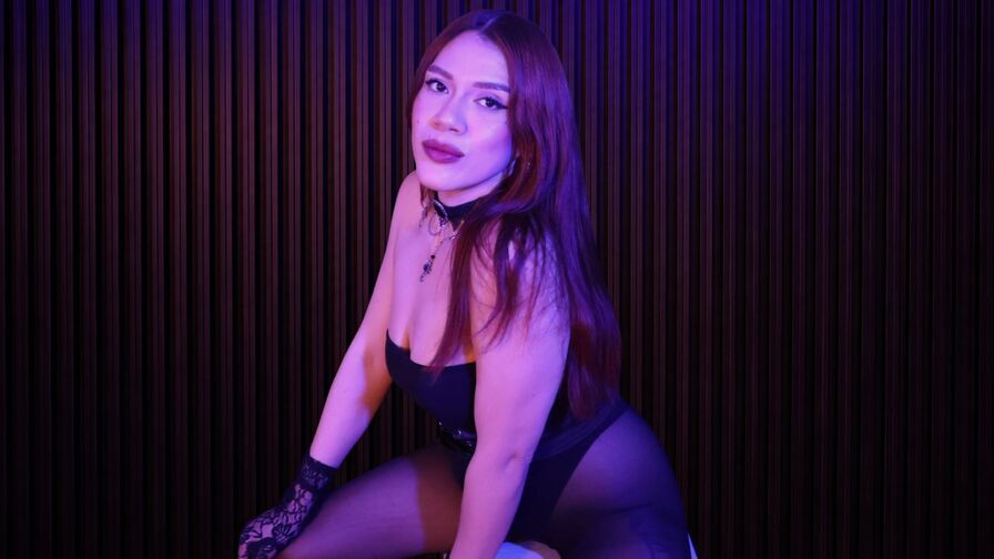 Watch EmmaGriffith live on Amateur Porn