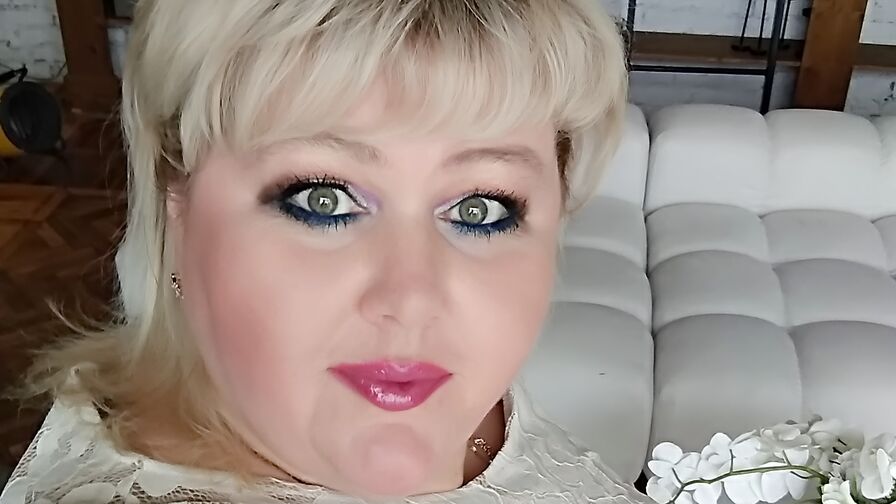 Watch AmandaMoreau live on Sexyouup