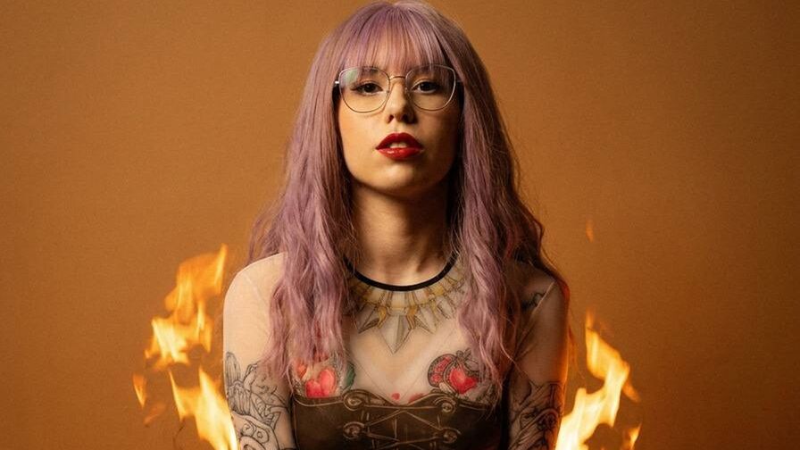 Watch AliceShelby live on freshseotools.com