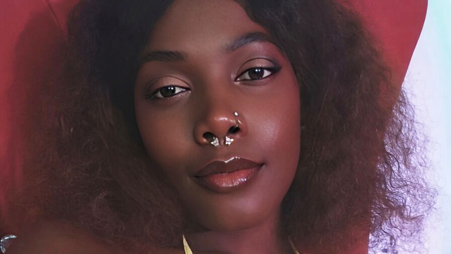 Watch ZaiyaDew live on Cam Plug