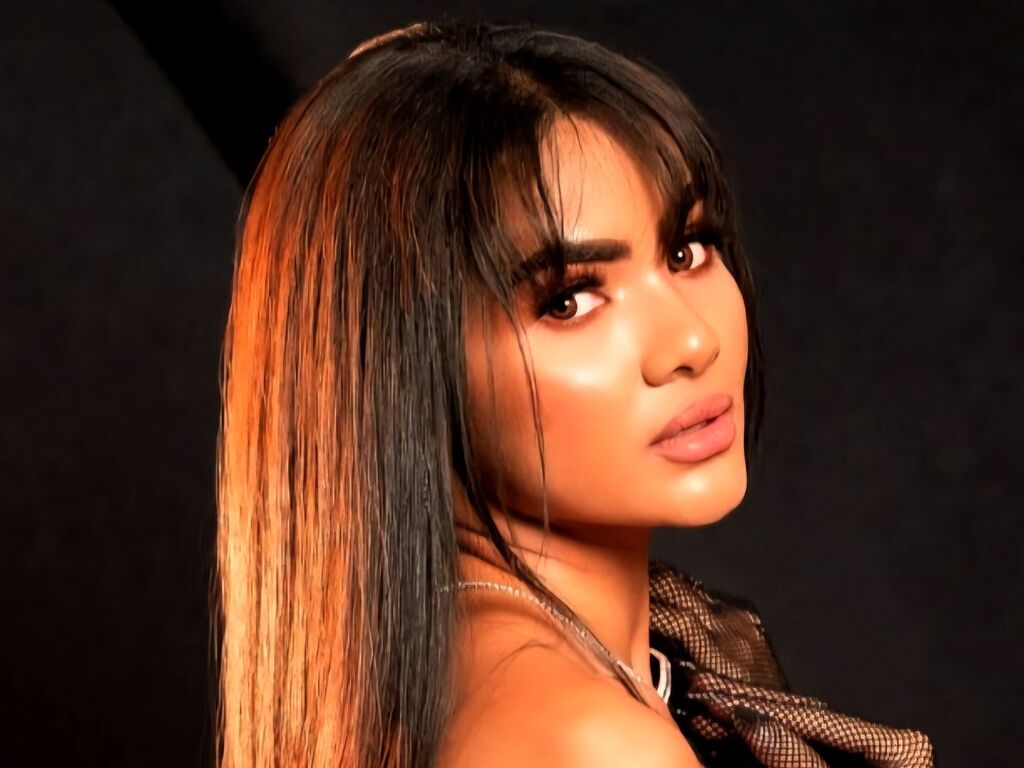 SarahDaviet cam profile preview image