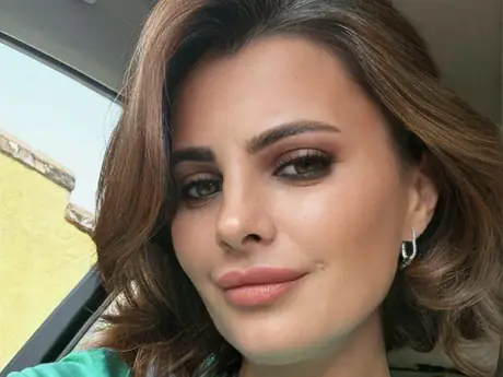 Chat with AnishaBee