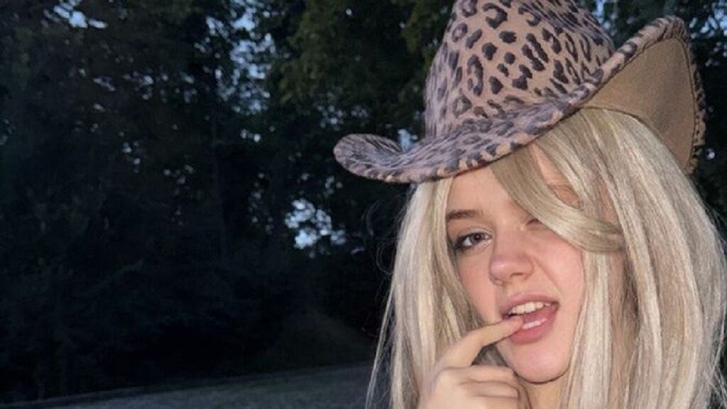 HollyMollys Live Chat on LiveJasmin