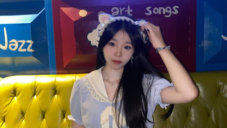 Watch FayElsa live on Recorded Pussy🐈