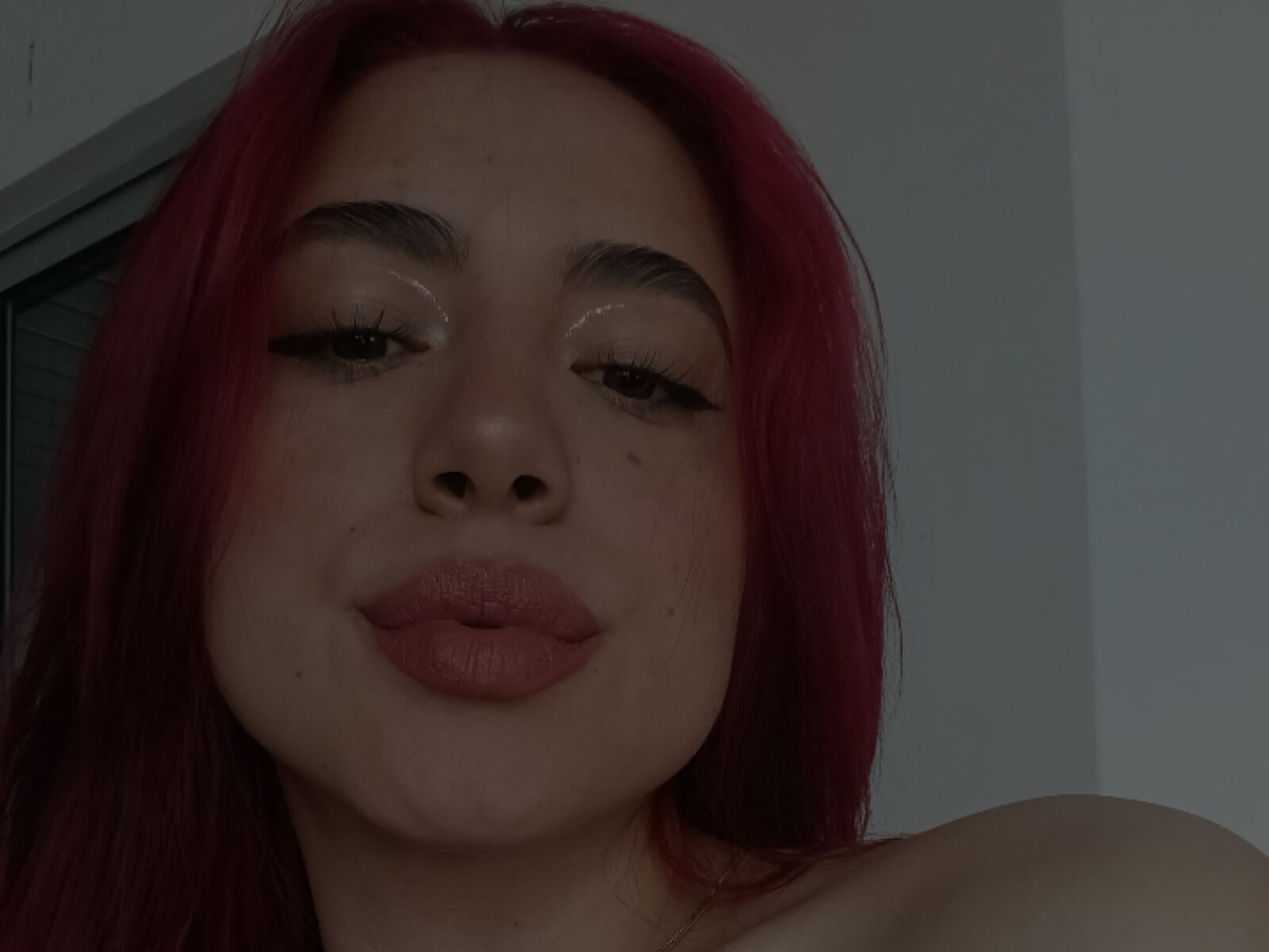 Live cam for RoxyMoon