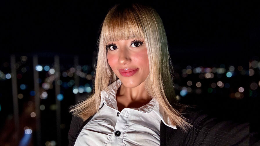 Watch AuroraMonrroe live on DMS List